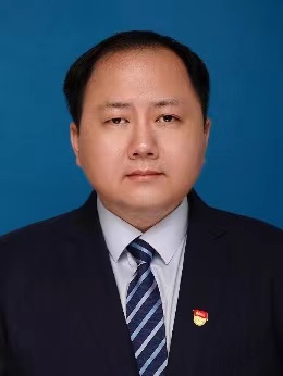 何成